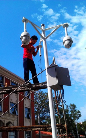 红外摄像机监控中画面出现抖动的原因